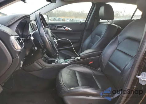 2017 Infiniti Qx30 Base z USA, uszkodzony, nr VIN SJKCH5CR9HA032252